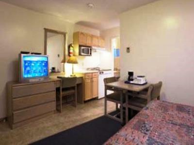 Travelodge By Wyndham Quesnel Bc Oda fotoğraf